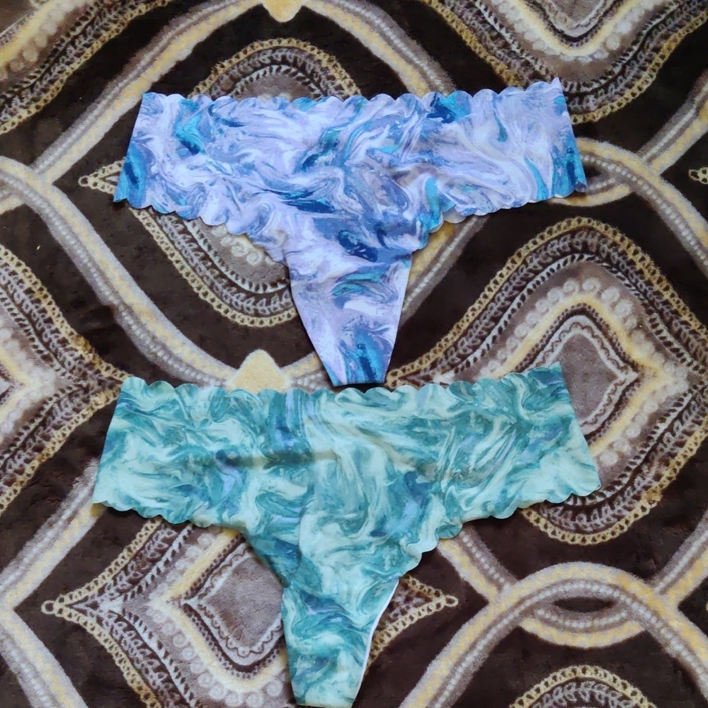 🐇 NWT Victoria's Secret Marble Design Thongs 2 Pack